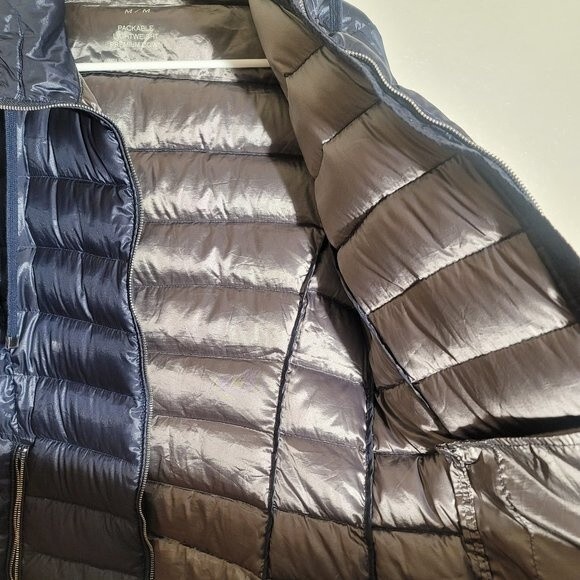 Andrew Marc Lightweight Premium Down Puffer Duck Feather Jacket sz M GUC Flaw - Picture 6 of 10